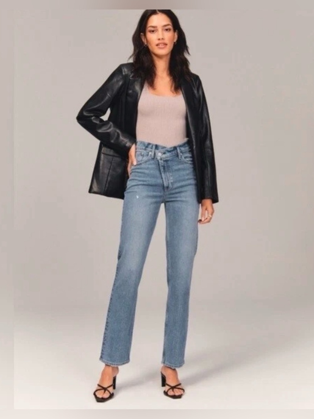 Abercrombie & Fitch Ultra High-Rise 90s Straight Leg Criss Cross Jeans 28/6L